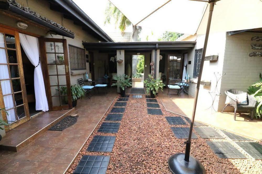 Ama Zulu Guesthouse&Safaris Hluhluwe Exterior foto